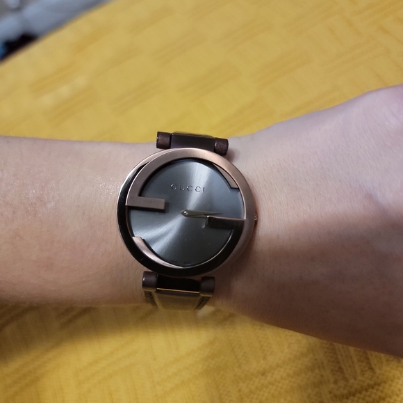 NWT Gucci Interlocking G Brown Dial Brown Leather Strap Women's Watch - Picture 7 of 8